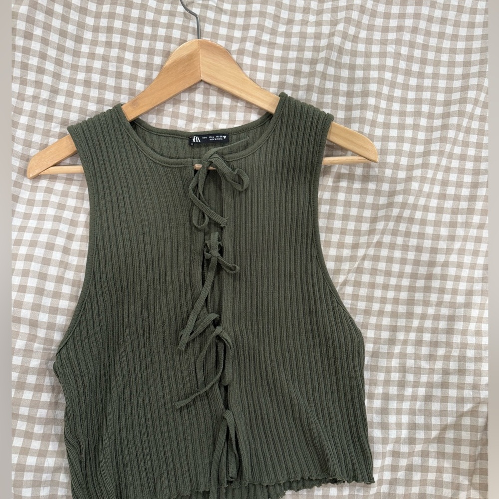 ZARA Sleeveless Ribbed Tie Front Top
